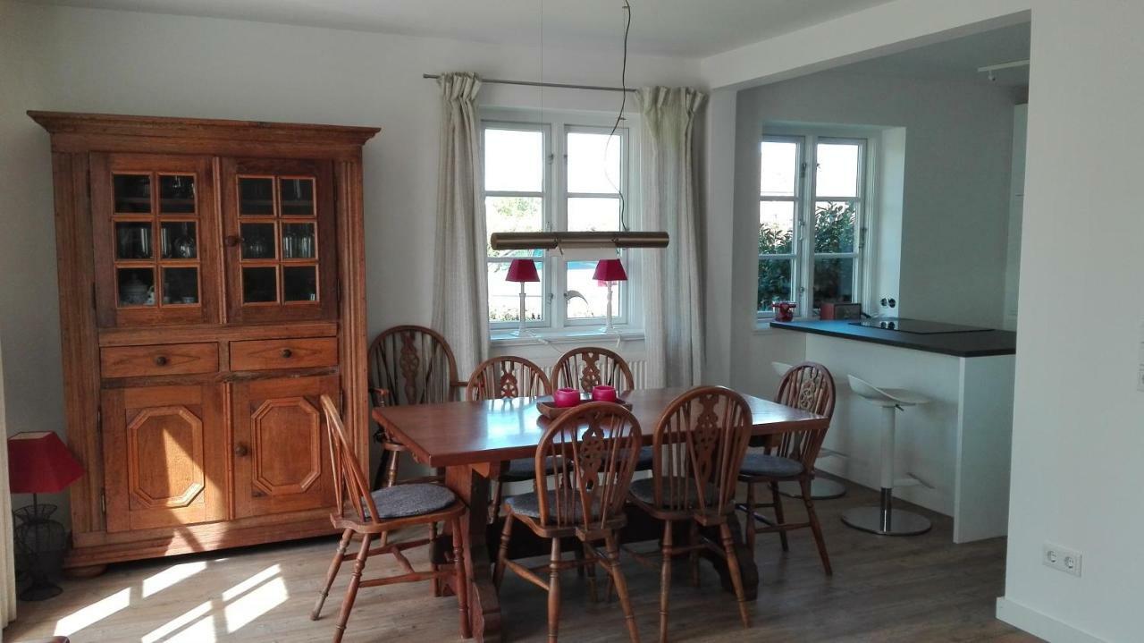 Ferienwohnungen Und Haushaelfte Friesland Midlum  Buitenkant foto
